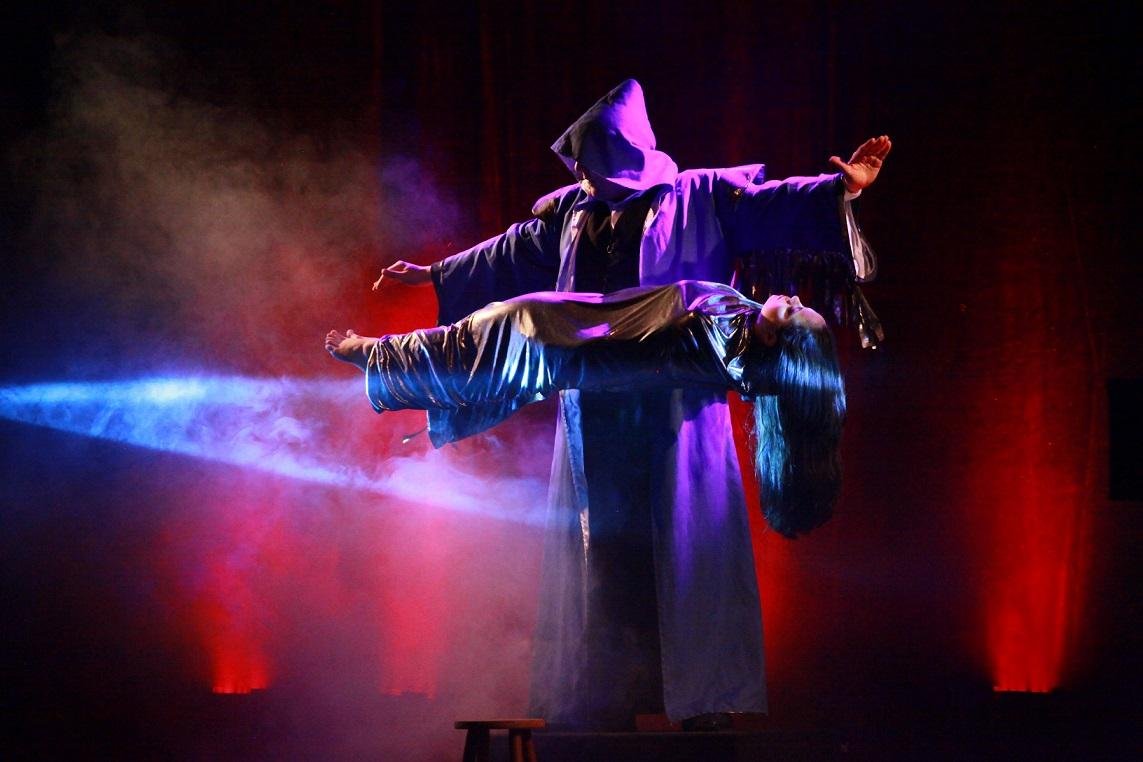 O ga&uacute;cho Kronnus apresenta o espet&aacute;culo 'Muito Mais que M&aacute;gica'
