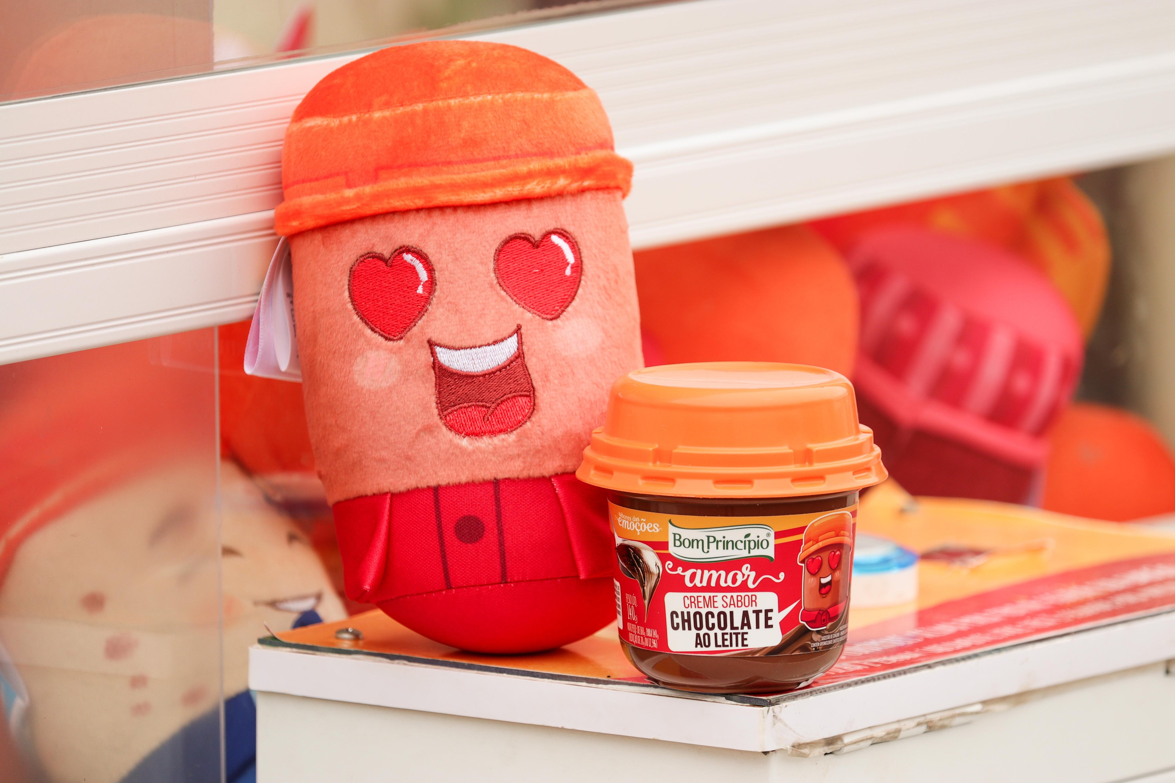 Campanha da linha 'Sabores das Emo&ccedil;&otilde;es' conta com m&aacute;quinas de pegar bichos de pel&uacute;cia