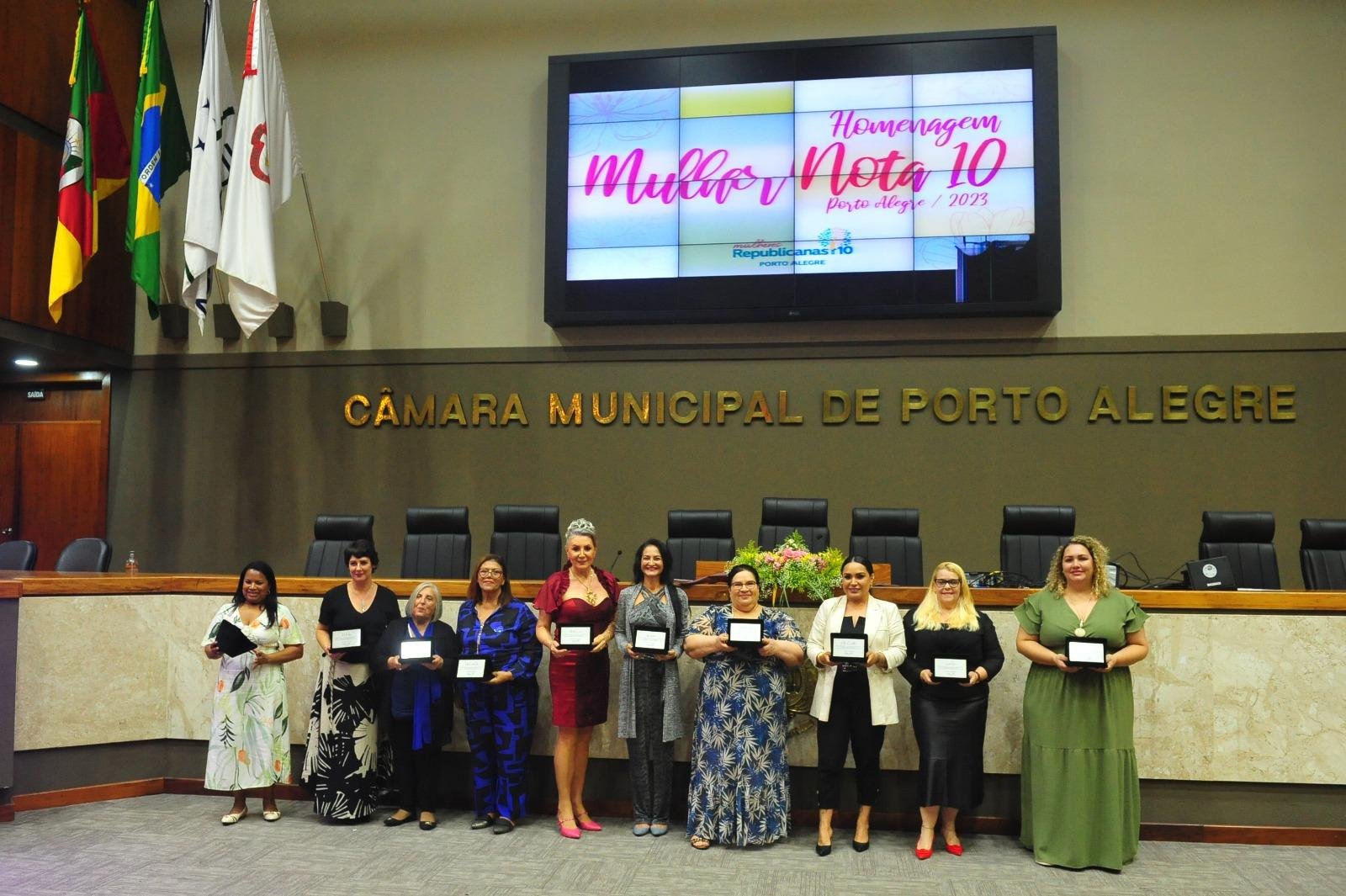 A edi&ccedil;&atilde;o do Tr&oacute;feu Mulher Nota 10 homenageou dez mulheres