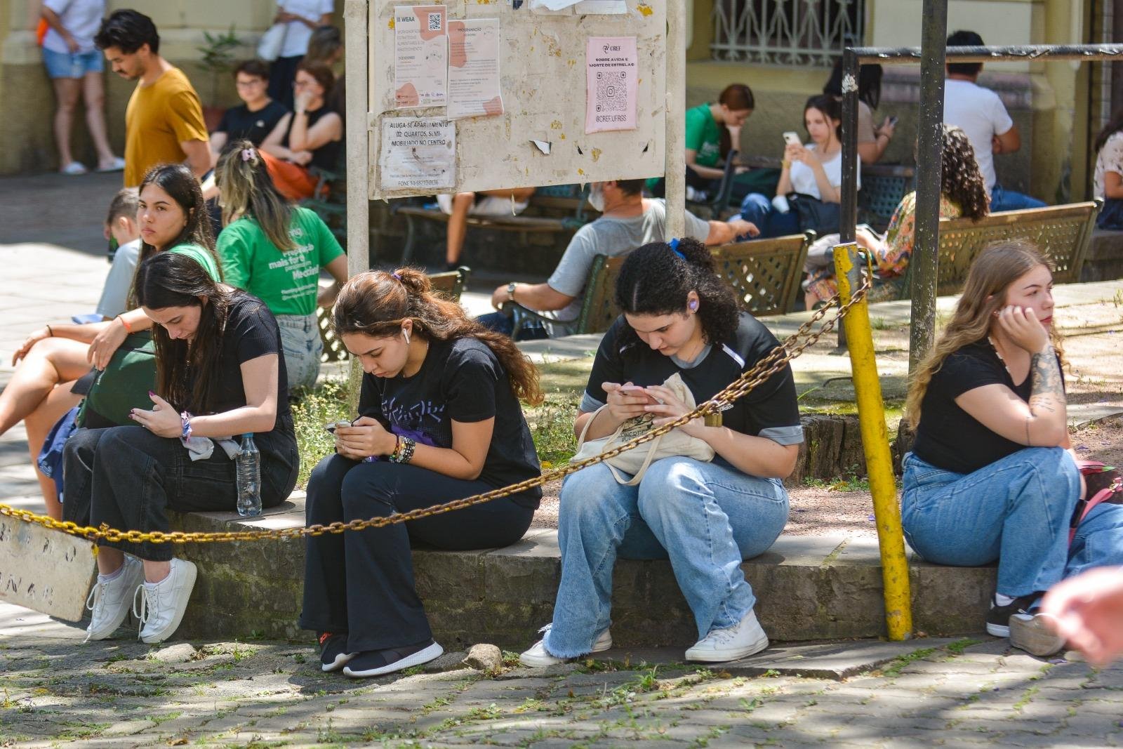 Os candidatos do segundo dia do vestibular da UFRGS enfrentaram provas de Biologia, F&iacute;sica, Geografia, L&iacute;ngua Estrangeira Moderna e Qu&iacute;mica