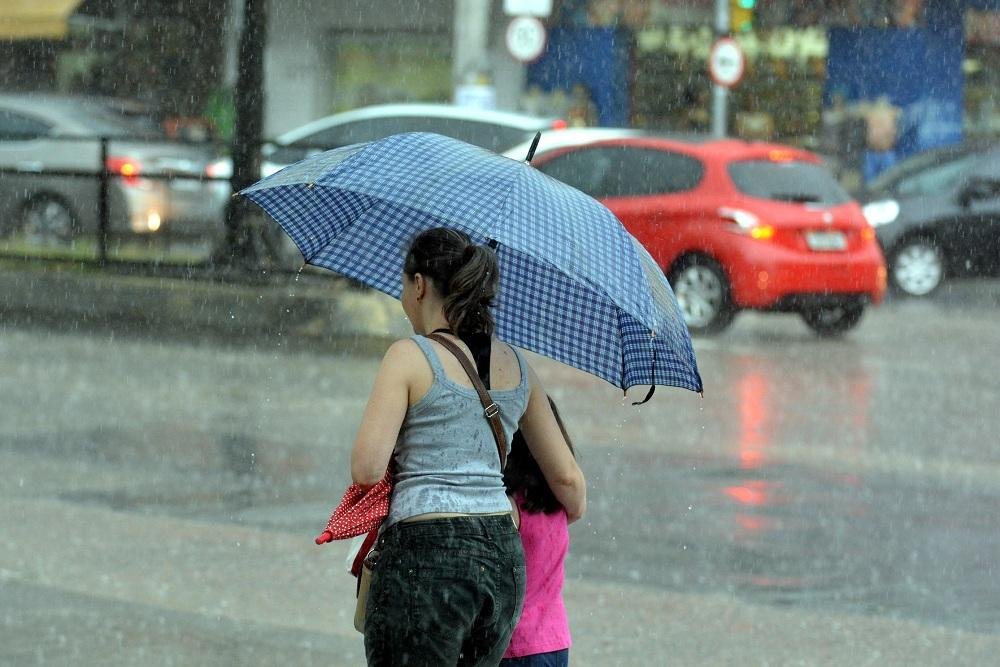 Intenso calor provoca pancadas de chuva no RS nesta ter&ccedil;a