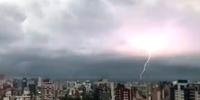 Porto Alegre teve registro de muitos raios nesta tarde