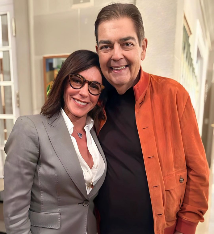 "Uma grande emo&ccedil;&atilde;o, nossos cora&ccedil;&otilde;es batendo pertinho outra vez. Deus te aben&ccedil;oe meu irm&atilde;o, vida longa", disse Christiane