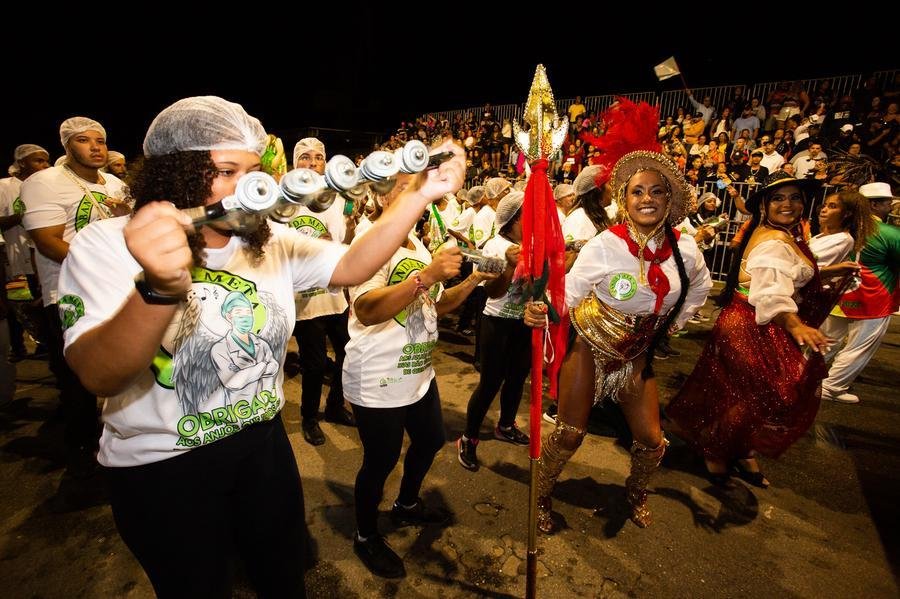 A bateria das escolas &eacute; um dos setores mais animados nos dias de carnaval