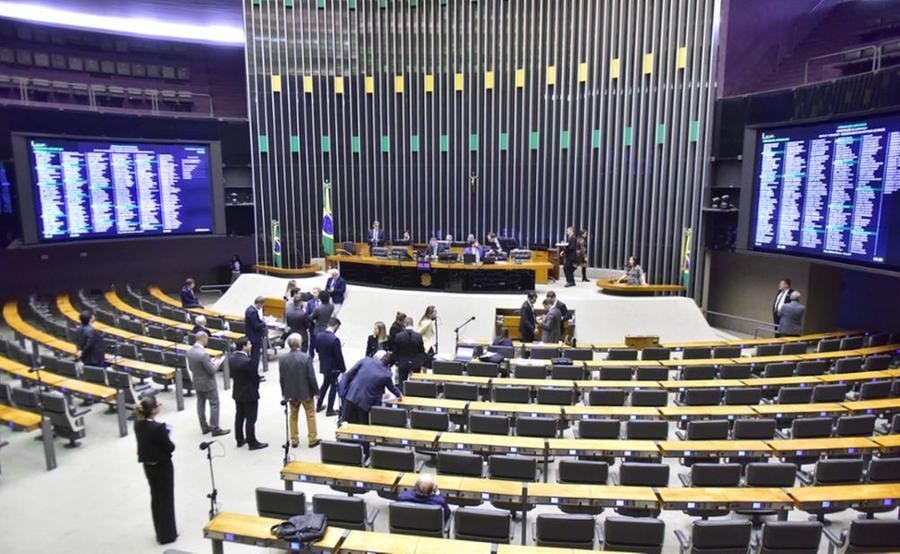 Ap&oacute;s aprova&ccedil;&atilde;o em primeiro turno, deputados apreciam destaques