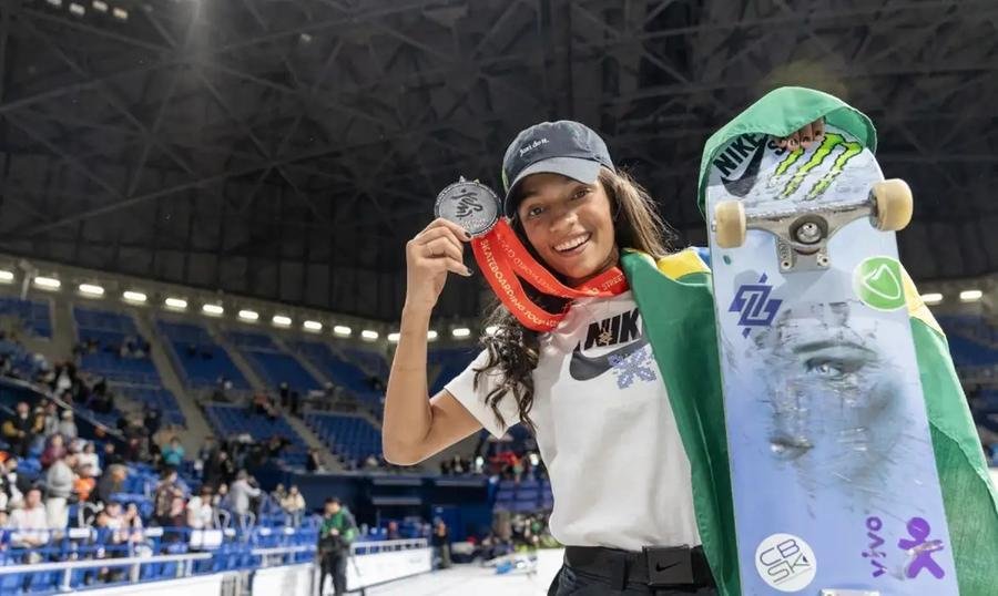 Prata em T&oacute;quio encerra uma temporada vitoriosa de Rayssa