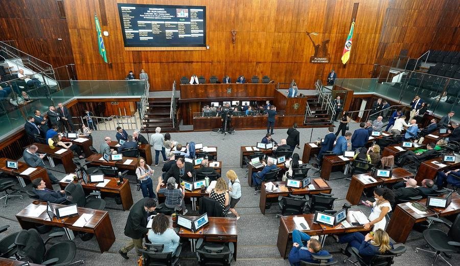 Governo ter&aacute; que atuar para fortalecer a base aliada no Legislativo