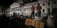 Manifestantes voltaram às ruas em diferentes cidades da Argentina