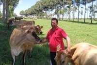 Ederson Gehrcke, produtor rural com sistema de integração pecuária-floresta em Augusto Pestana.