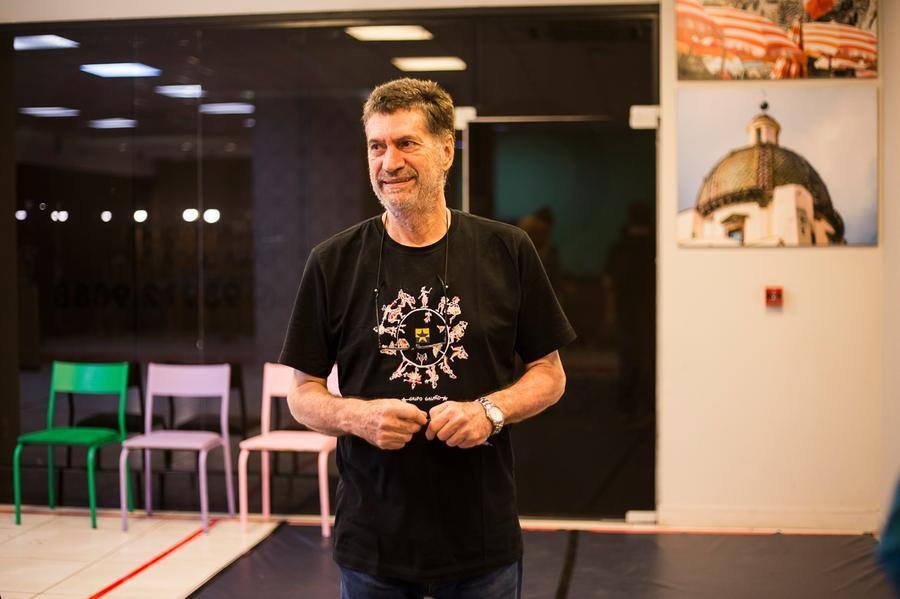Diretor teatral Luciano Alabarse est&aacute; estreando nova pe&ccedil;a, "Sangue e Pudins", em janeiro, pelo Porto Ver&atilde;o Alegre