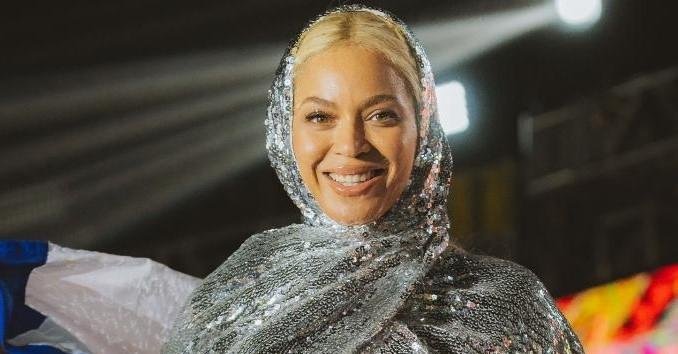 No filme 'Renaissance', Beyonc&eacute; visita a casa antiga para mostrar o bairro de sua inf&acirc;ncia