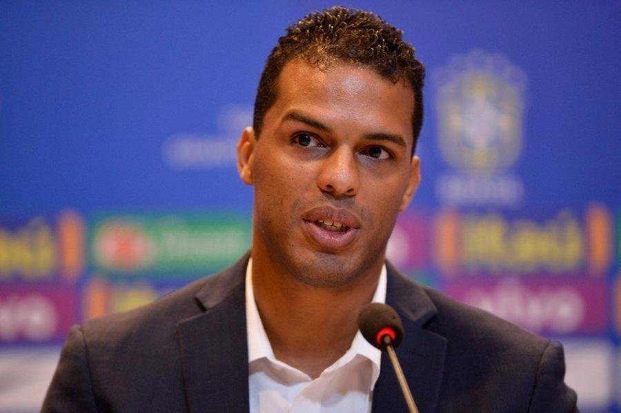 Gr&ecirc;mio anuncia Fernando Lazaro para o Departamento de Futebol