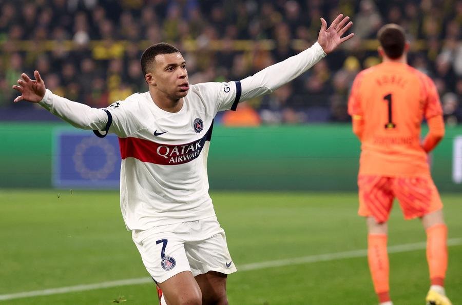 Clube ingl&ecirc;s &eacute; o principal rival do Real Madrid na luta para contratar o atacante do Paris Saint-Germain