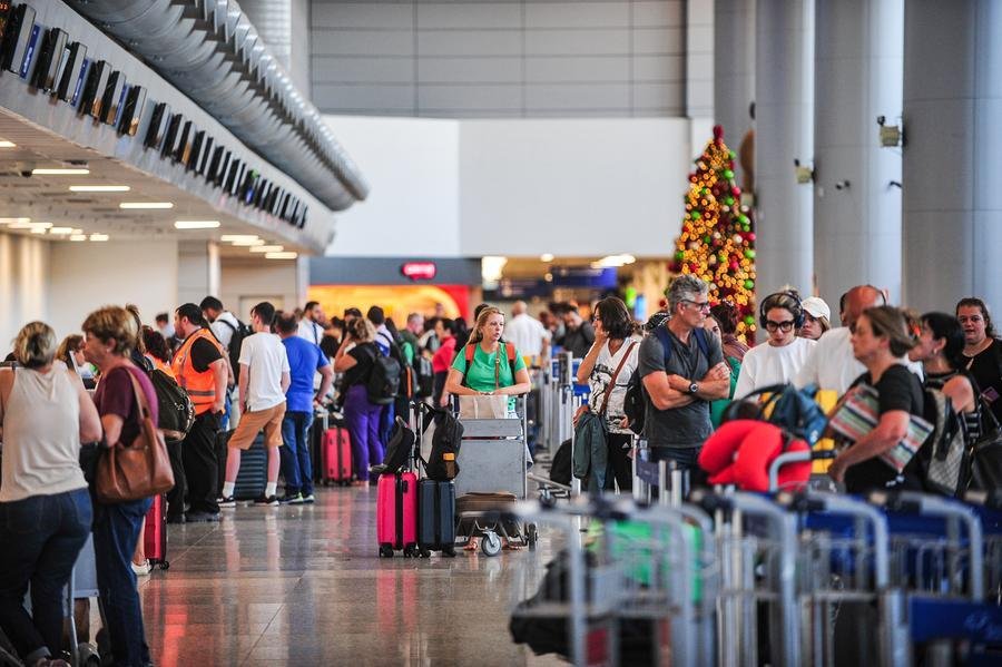 Movimento no Aeroporto Internacional Salgado Filho come&ccedil;ou a ficar intenso durante as festas de final de ano