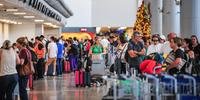 Feriado de ano novo aumentou o fluxo de passageiros no Aeroporto Internacional Salgado Filho.