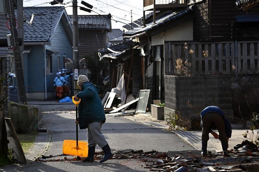 Terremoto devastador destruiu casas e deixou ao menos 48 mortos