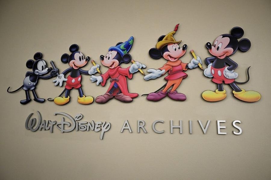 Na primeira segunda-feira do ano, 1&ordm;, a ic&ocirc;nica figura do Mickey Mouse entrou oficialmente em dom&iacute;nio p&uacute;blico