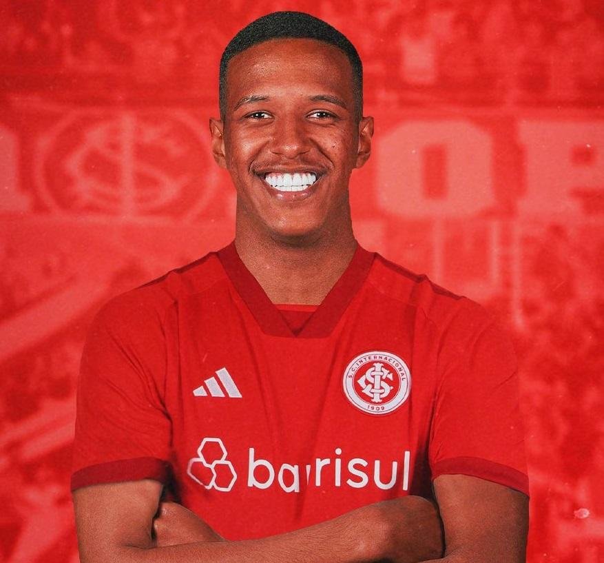 Inter anuncia contrata&ccedil;&atilde;o do zagueiro Robert Renan