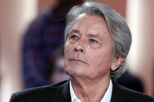 Alain Delon sofreu um acidente vascular cerebral em 2019