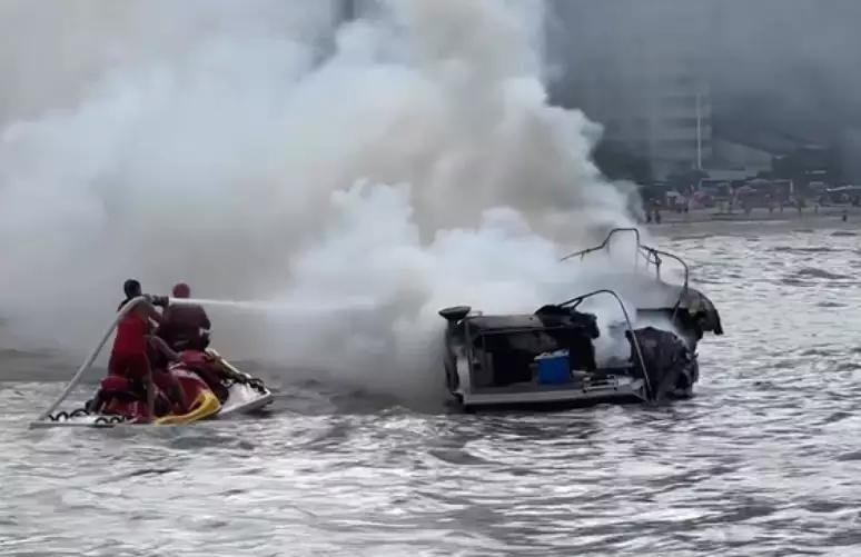 No s&aacute;bado, lancha de passeio incendiou com passageiros, mas ningu&eacute;m se feriu