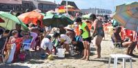 Voluntários recolheram cerca de mil bitucas na beira da praia de Imbé