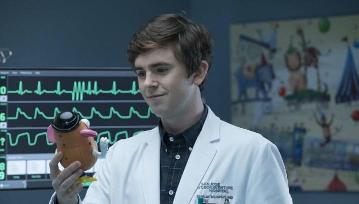 O ator Freddie Highmore interpreta o m&eacute;dico Shaun Murphy