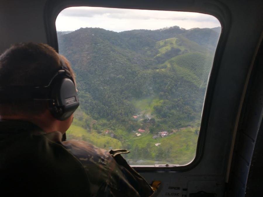 Destro&ccedil;os do helic&oacute;ptero sumido h&aacute; 12 dias s&atilde;o achados na regi&atilde;o de Paraibuna, em SP