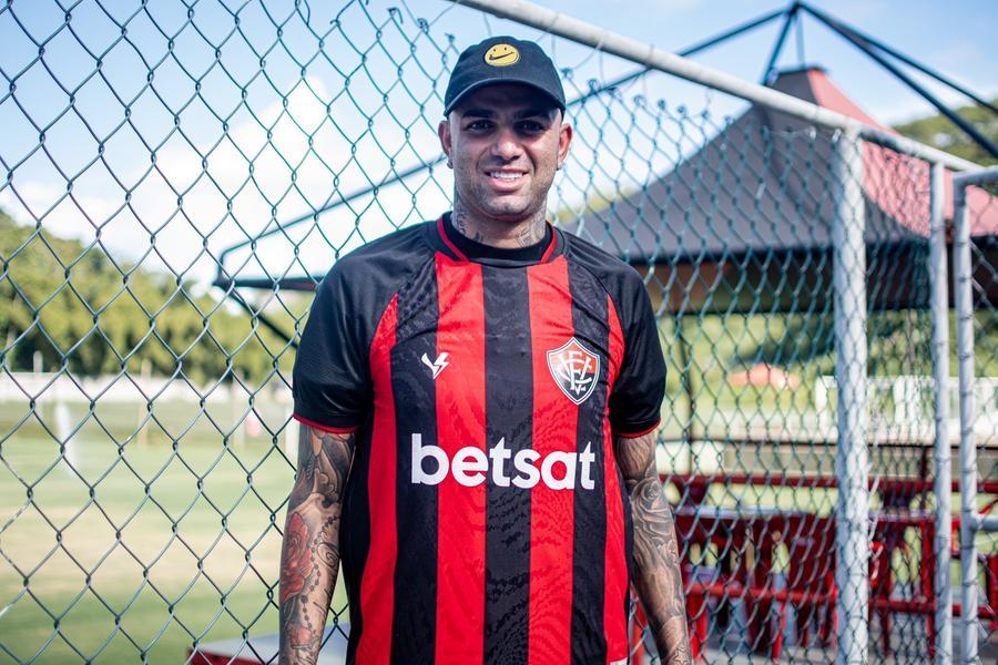 Ex-Gr&ecirc;mio, Luan &eacute; anunciado oficialmente pelo Vit&oacute;ria