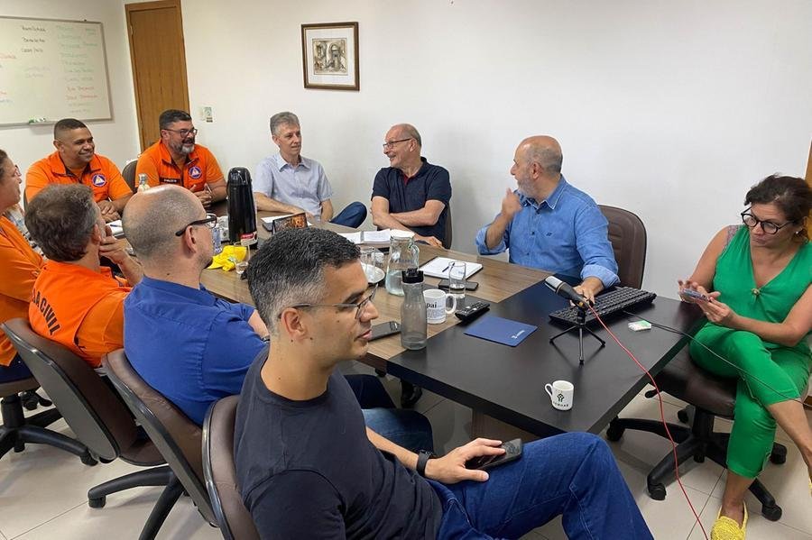 Grupo de Trabalho das &aacute;reas de risco da prefeitura e pesquisadores da universidade se reuniram hoje pela manh&atilde;