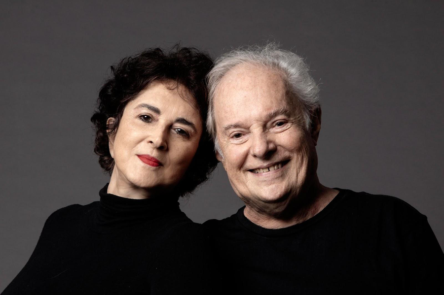 Parceiros de m&uacute;sica e de vida: a cantora Olivia e o compositor, arranjador, pianista e cantor Francis Hime