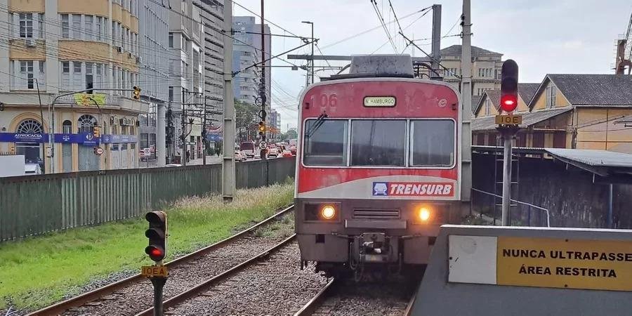 Bloqueio foi motivado por alagamento nos trilhos, pr&oacute;ximo &agrave; esta&ccedil;&atilde;o S&atilde;o Pedro
