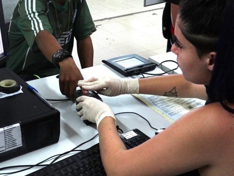 Os cidad&atilde;os t&ecirc;m at&eacute; 2032 para fazer a troca da antiga identidade pelo novo documento