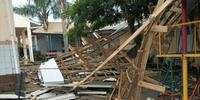 A Escola Municipal Educação Fundamental 25 de Julho, na zona rural foi um dos pontos destruídos pelo temporal.