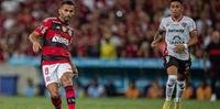 Presidente colorado afirmou que clube busca um acordo com o Flamengo para finalizar contratação