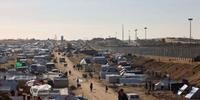 Acampamento de deslocados em Rafah