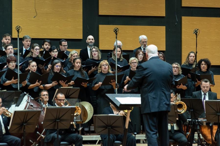 Coro Sinf&ocirc;nico da Ospa &eacute; formado por cantores volunt&aacute;rios que se dedicam a interpretar grandes obras do repert&oacute;rio coral-sinf&ocirc;nico