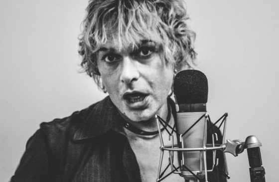 Fl&aacute;vio Basso ou J&uacute;piter Ma&ccedil;&atilde; ou Jupiter Apple teve uma grande import&acirc;ncia para a consolida&ccedil;&atilde;o do Rock Ga&uacute;cho em todo o Brasil no final da d&eacute;cada de 1980