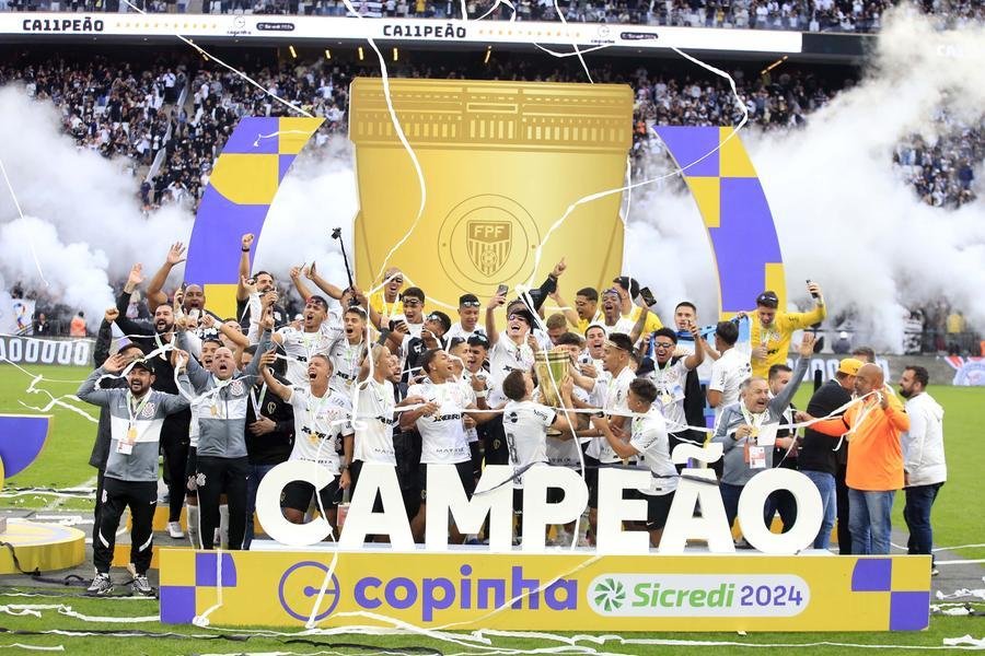 Time treinado por Danilo, &iacute;dolo das conquistas da Copa Libertadores e Mundial, n&atilde;o foi melhor do que o advers&aacute;rio, mas soube sofrer e melhorou com substitui&ccedil;&otilde;es na etapa final