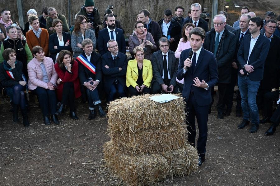 Declara&ccedil;&otilde;es de Gabriel&nbsp;Attal surgiram durante uma visita a um agricultor, no sul da Fran&ccedil;a, onde anunciou uma s&eacute;rie de medidas para responder a mais de uma semana de manifesta&ccedil;&otilde;es