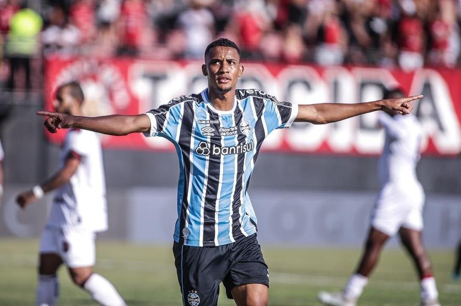 Partida ocorreu neste domingo