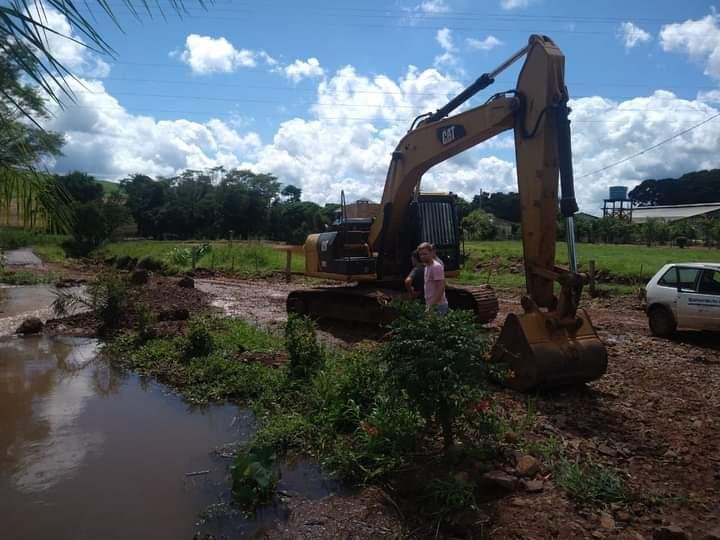 Equipes da Secretaria de Obras de Charrua n&atilde;o param de trabalhar desde 18 de janeiro