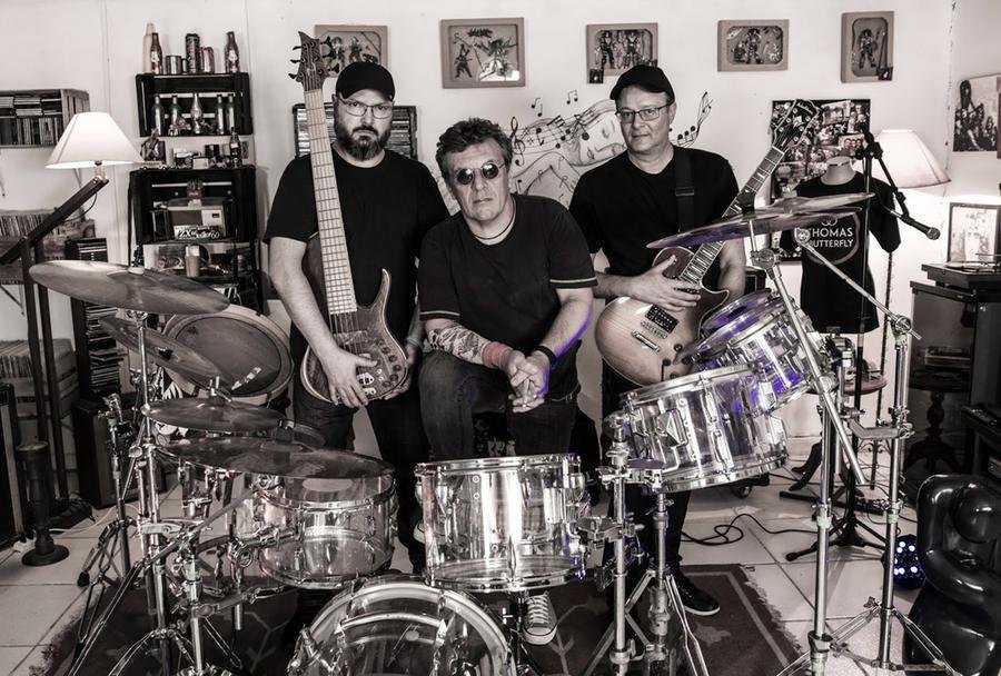 Banda autoral Thomas Butterfly abre a programa&ccedil;&atilde;o do "Carnarock" no s&aacute;bado