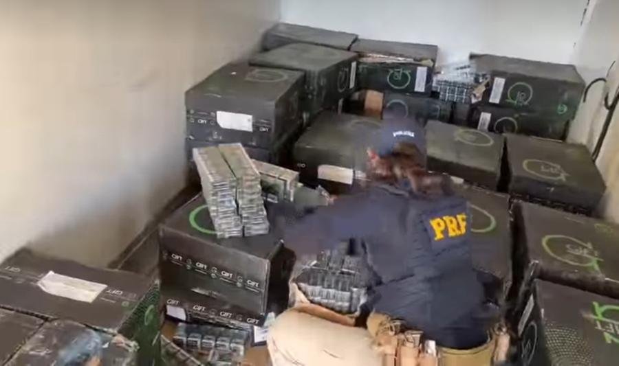 PRF apreende 2 mil pacotes de cigarros paraguaios em Uruguaiana