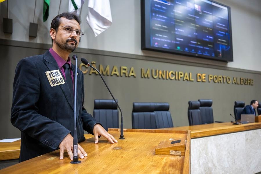 Vereador de Porto Alegre, Jonas Reis (PT), &eacute; alvo de queixa-crime do prefeito Sebasti&atilde;o Melo (MDB)