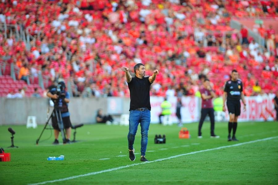 Treinador elogiou a postura do Inter em campo