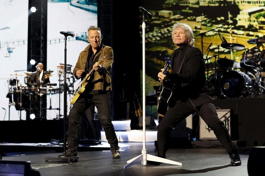 Bruce Springsteen participou de dueto com o roqueiro Jon Bon Jovi