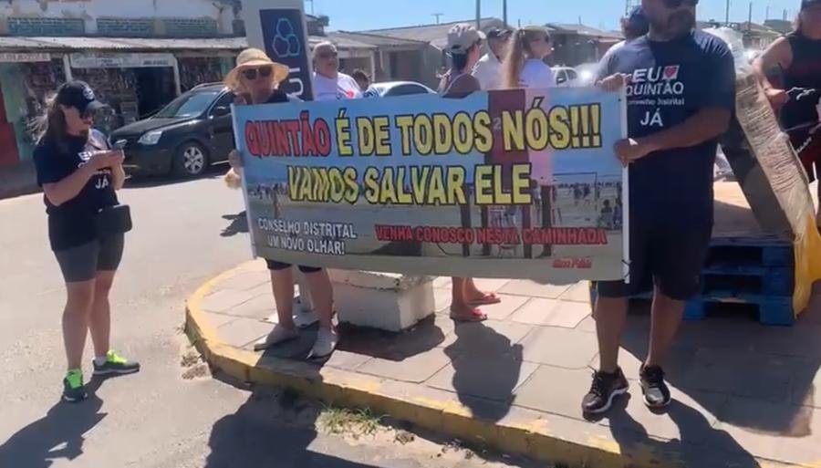 Grupo percorreu ruas da cidade na manh&atilde; do s&aacute;bado