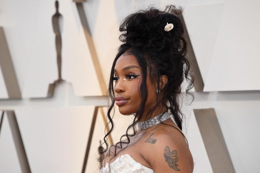 SZA est&aacute; com dois &aacute;lbuns em primeiro lugar nas plataformas de streaming