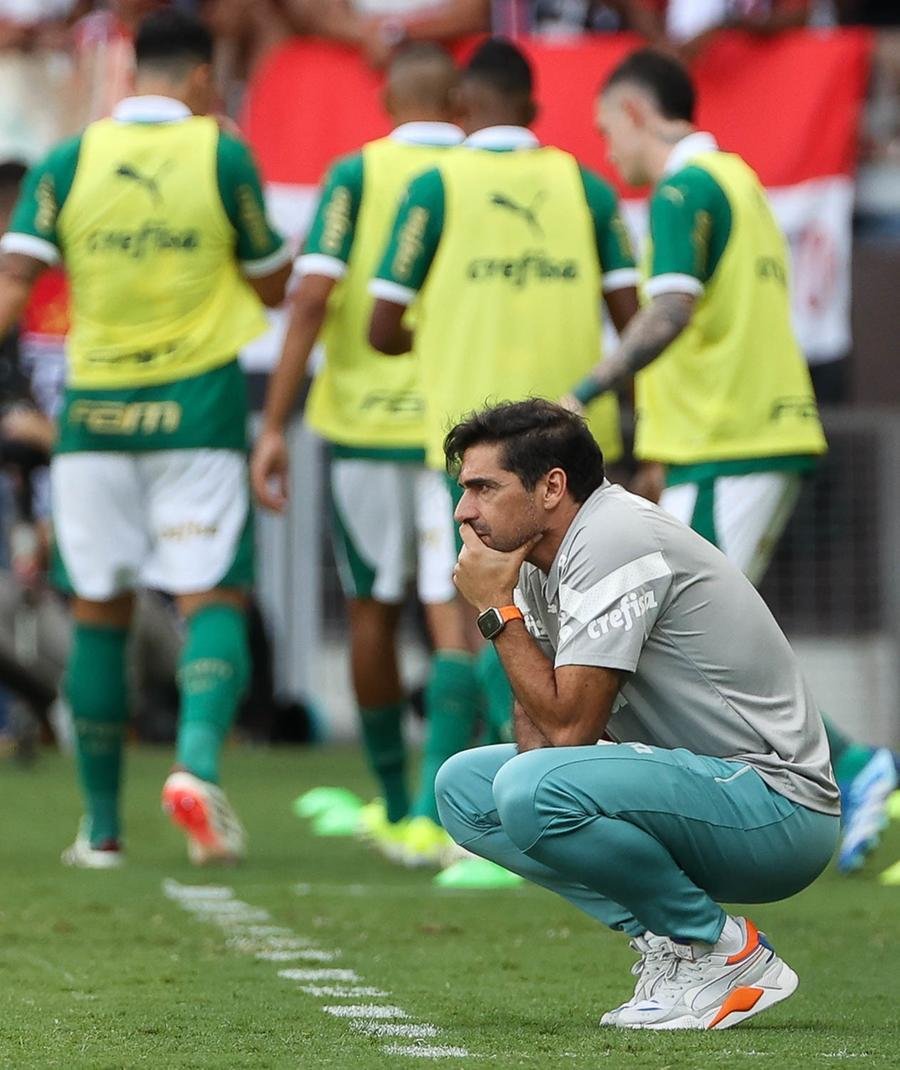 Abel destacou que em oito decis&otilde;es por p&ecirc;naltis, equipe perdeu sete