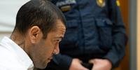 Jogador Daniel Alves, no julgamento do caso em que é acusado de estupro, em Barcelona, na Espanha